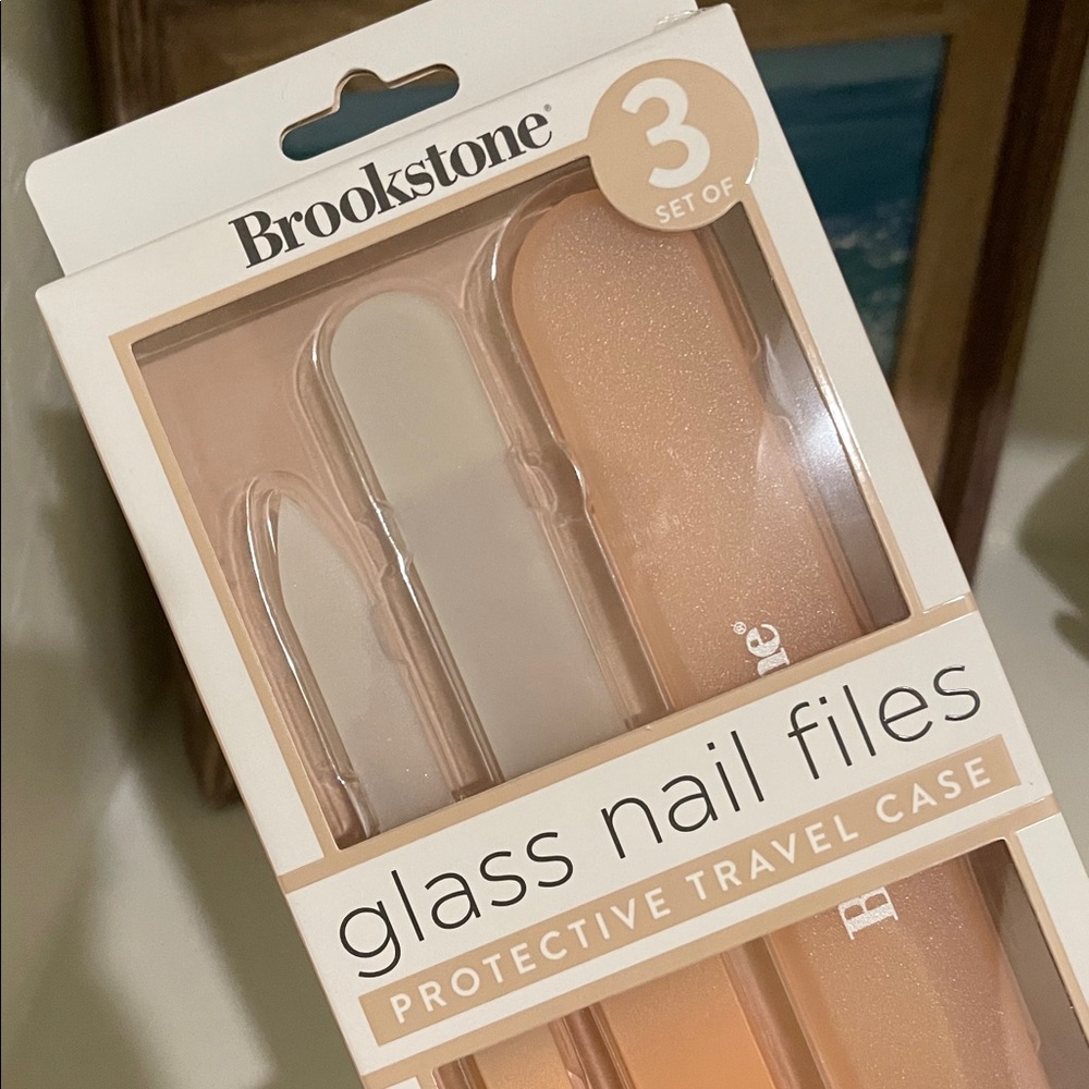 2 Brookstone Glass Nail Files with Protective Case - Picture 2 of 2